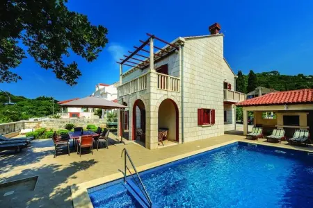 Villa Anka - Five-Bedroom Villa with Terrace and Swimming Pool, Villa Anka - Five-Bedroom Villa with Terrace and Swimming Pool - Photo 21