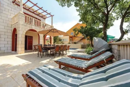 Villa Anka - Five-Bedroom Villa with Terrace and Swimming Pool, Villa Anka - Five-Bedroom Villa with Terrace and Swimming Pool - Photo 30