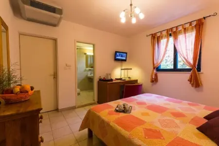 Castelletto - Standard Twin Room wit Airport Transfer 1, Castelletto - Standard Twin Room wit Airport Transfer 1 - Photo 2