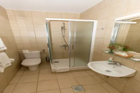 Castelletto - Superior Double Room with Balcony and Airport Transfer, Castelletto - Superior Double Room with Balcony and Airport Transfer - Photo 5
