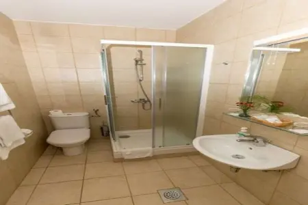 Castelletto - Superior Double Room with Balcony and Airport Transfer 2, Castelletto - Superior Double Room with Balcony and Airport Transfer 2 - Photo 5