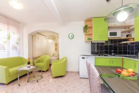 Apartments Paola - Studio Apartment with Terrace and Sea View, Apartments Paola - Studio Apartment with Terrace and Sea View - Photo 3