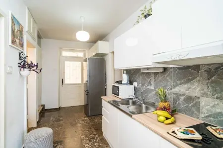 Apartments & Rooms Mara & Petrunjela - Two Bedroom Apartment with Terrace and Sea View (Apartman s 2 spavaće sobe) - BR. 5, Apartments & Rooms Mara & Petrunjela - Two Bedroom Apartment with Terrace and Sea View - Photo 9