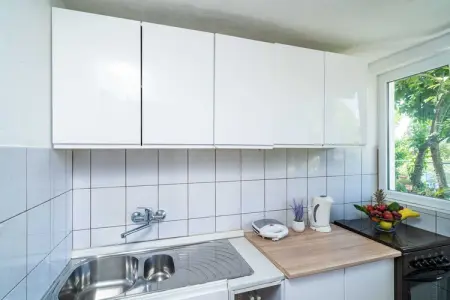 Apartments & Rooms Mara & Petrunjela - One Bedroom Apartment with Garden  (Apartman s pogledom na vrt) - BR. 6, Apartments & Rooms Mara & Petrunjela - One Bedroom Apartment with Garden - Photo 11
