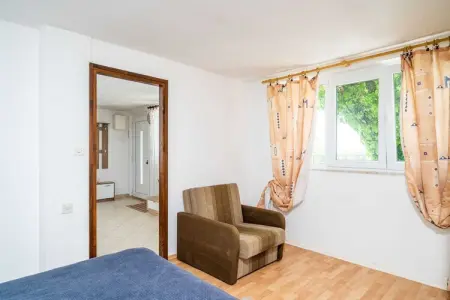 Apartments & Rooms Mara & Petrunjela - One Bedroom Apartment with Garden  (Apartman s pogledom na vrt) - BR. 6, Apartments & Rooms Mara & Petrunjela - One Bedroom Apartment with Garden - Photo 13