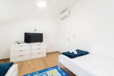 Apartments Mistral - Three Bedroom Apartment with Balcony and Shared Swimming Pool A2, Apartments Mistral - Three Bedroom Apartment with Balcony and Shared Pool - Photo 6