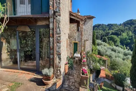 Borgo Bucatra Tramonto, Maison en pierre à Chiatri avec vue sur lac - Photo 1