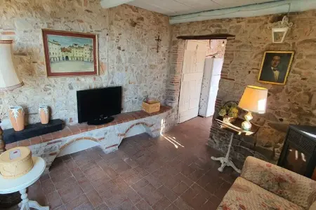 Borgo Bucatra Tramonto, Maison en pierre à Chiatri avec vue sur lac - Photo 9