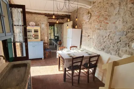 Borgo Bucatra Tramonto, Maison en pierre à Chiatri avec vue sur lac - Photo 12