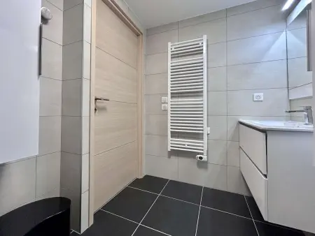 Appartement lumineux 2 chambres avec terrasse et garage privé à Briançon - Photo 7