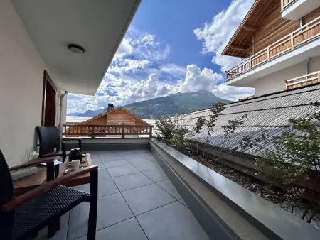 Appartement lumineux 2 chambres avec terrasse et garage privé à Briançon - Photo 30