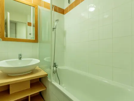 Appartement confortable avec balcon ensoleillé et parking couvert - Photo 10