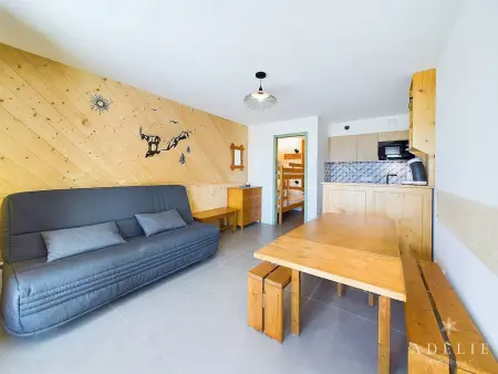 Studio spacieux rénové, exposition sud, proche des pistes - Photo 1