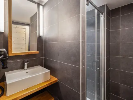 Appartement spacieux à Monêtier-les-Bains avec parking et terrasse - Photo 9