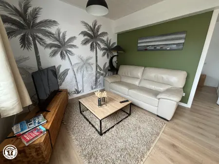 Maison rénovée près de la plage avec jardin clos et parking - Photo 8
