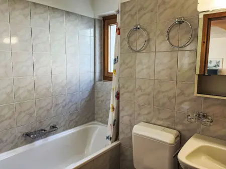 Toissa A4, Appartement 4 personnes à Savognin - Photo 12