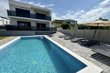 Villa Heavenly Beauty, Villa moderne avec piscine et terrasse sur le toit - Photo 3