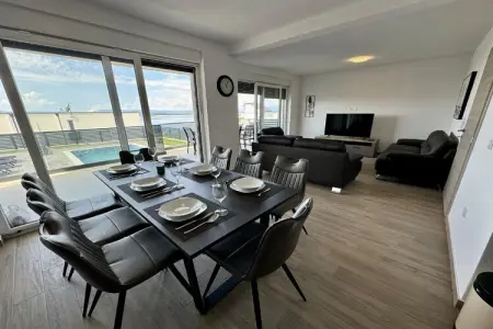 Villa Heavenly Beauty, Villa moderne avec piscine et terrasse sur le toit - Photo 9