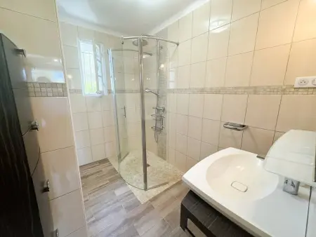 Villa spacieuse proche plage, piscine, clim, WiFi, jusqu'à 10 pers. - Photo 11