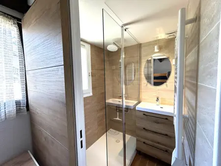 Maisonnette avec véranda, piscine chauffée, parking à Guidel - Photo 9
