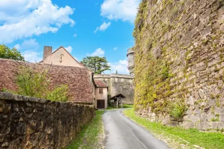 Maison typique et roulotte vue sur le château d'Hautefort, Charmante maison de vacances avec piscine privée - Photo 35