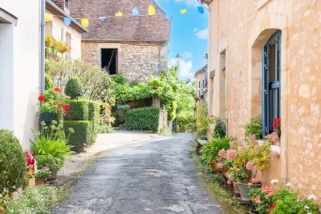 Maison typique et roulotte vue sur le château d'Hautefort, Charmante maison de vacances avec piscine privée - Photo 37