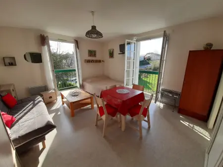 Studio lumineux centre-ville La Roche-Posay avec WI-FI, lave-linge, lave-vaisselle, animaux admis - Photo 1