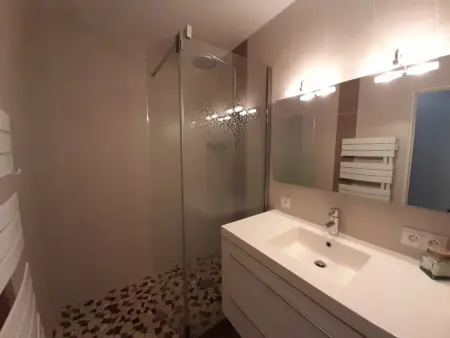 Appartement tout confort avec WIFI, lave-linge et lave-vaisselle - Photo 16
