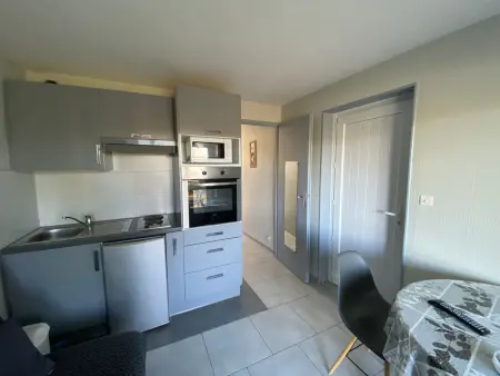 T2 avec Terrasse à 100m des Thermes, WI-FI, Appartement 3 personnes à La Roche Posay - Photo 3