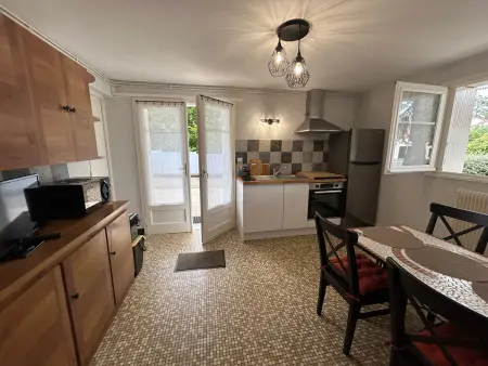 Appartement centre-ville La Roche-Posay, jardin, terrasse, WIFI, lave-vaisselle - Photo 5