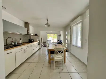 Maison rénovée avec cuisine équipée à La Roche-Posay - Photo 1