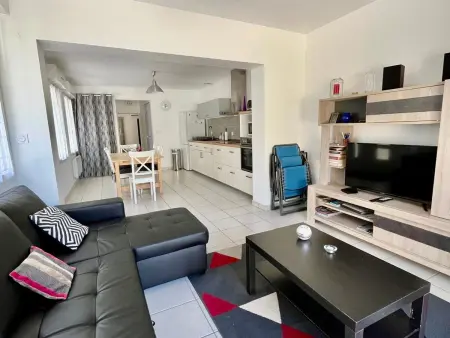 Maison rénovée avec cuisine équipée à La Roche-Posay - Photo 3