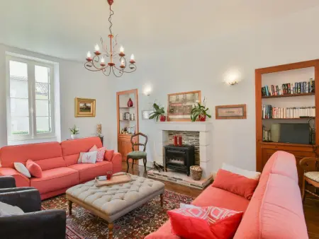 Gite Le Presbytère, Grande maison avec piscine près de la rivière - Photo 4