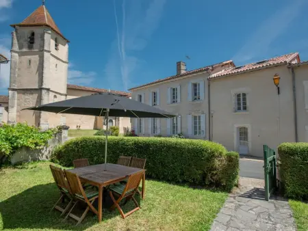 Gite Le Presbytère, Grande maison avec piscine près de la rivière - Photo 6