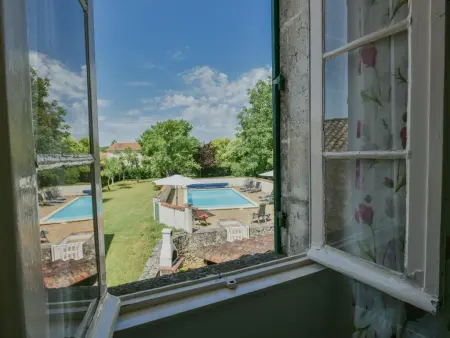 Gite Le Presbytère, Grande maison avec piscine près de la rivière - Photo 11