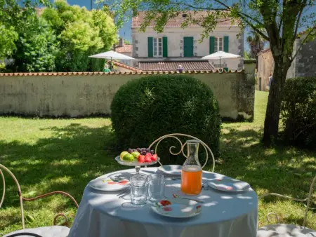 Gite Le Presbytère, Grande maison avec piscine près de la rivière - Photo 15