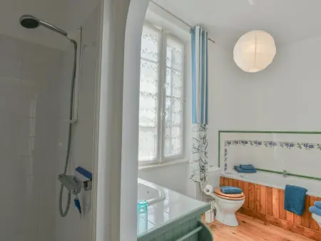 Gite Le Presbytère, Grande maison avec piscine près de la rivière - Photo 48