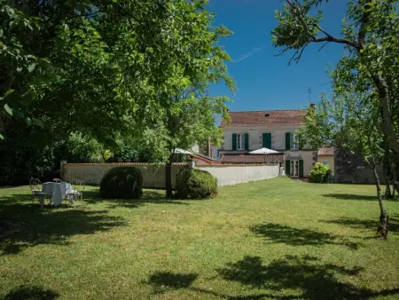 Gite Le Presbytère, Grande maison avec piscine près de la rivière - Photo 66