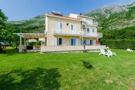 Color Apartments - Comfort One Bedroom Apartment with Terrace and Partial Sea View (Yellow), Appartement avec 1 chambre et terrasse - Photo 16