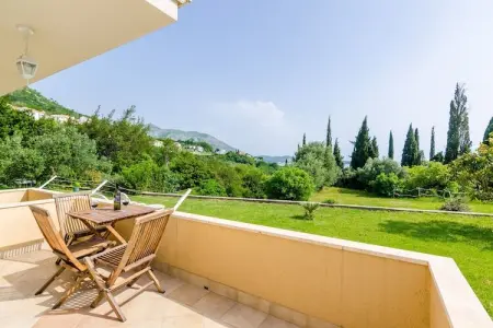 Color Apartments - Comfort One Bedroom Apartment with Terrace and Partial Sea View (Yellow), Appartement avec 1 chambre et terrasse - Photo 20