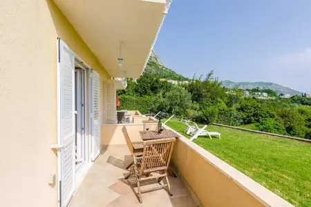 Color Apartments - Comfort One Bedroom Apartment with Terrace and Partial Sea View (Yellow), Appartement avec 1 chambre et terrasse - Photo 24