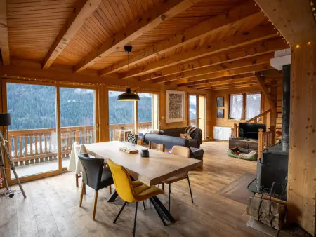 Chalet spacieux 12 pers, 4 ch, 4 sdb, cuisine équipée, parking, cheminée - Photo 2