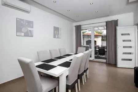 Apartment Villa Andelka- Three Bedroom Apartment with Swimming Pool, Apartment Villa Andelka with Swimming Pool - Photo 5