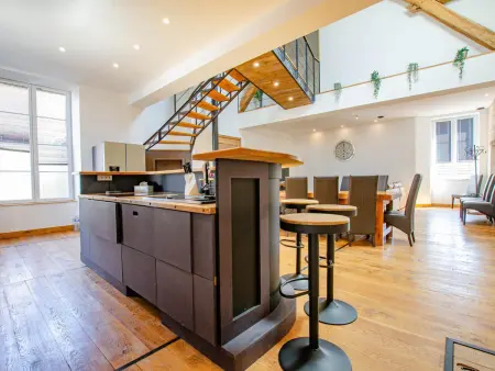 Maison de Charme avec Terrasse, Barbecue, Animaux Acceptés et Parking Privé - Photo 2