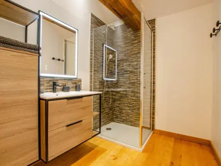 Maison de Charme avec Terrasse, Barbecue, Animaux Acceptés et Parking Privé - Photo 10