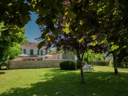 Gîtes de La Maison du Bonnesheur, 2 maisons familiales au bord d'une rivière - Photo 9