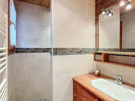 Chalet 4* chaleureux près des pistes avec parking et wifi pour 14 pers - Photo 7