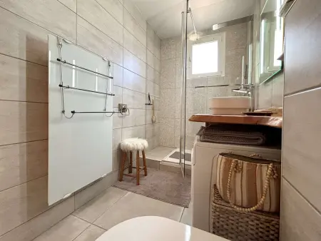 Appartement cosy avec balcon et parking à Briançon - Photo 4
