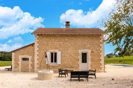 Maison typique vue sur le château d'Hautefort 8 pax, Maison à Hautefort avec Piscine & Nature - Photo 27