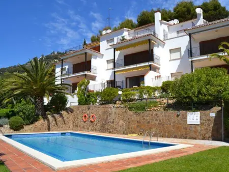 Appartement Rez-de-jardin avec Piscine Partagée à Begur - Photo 2